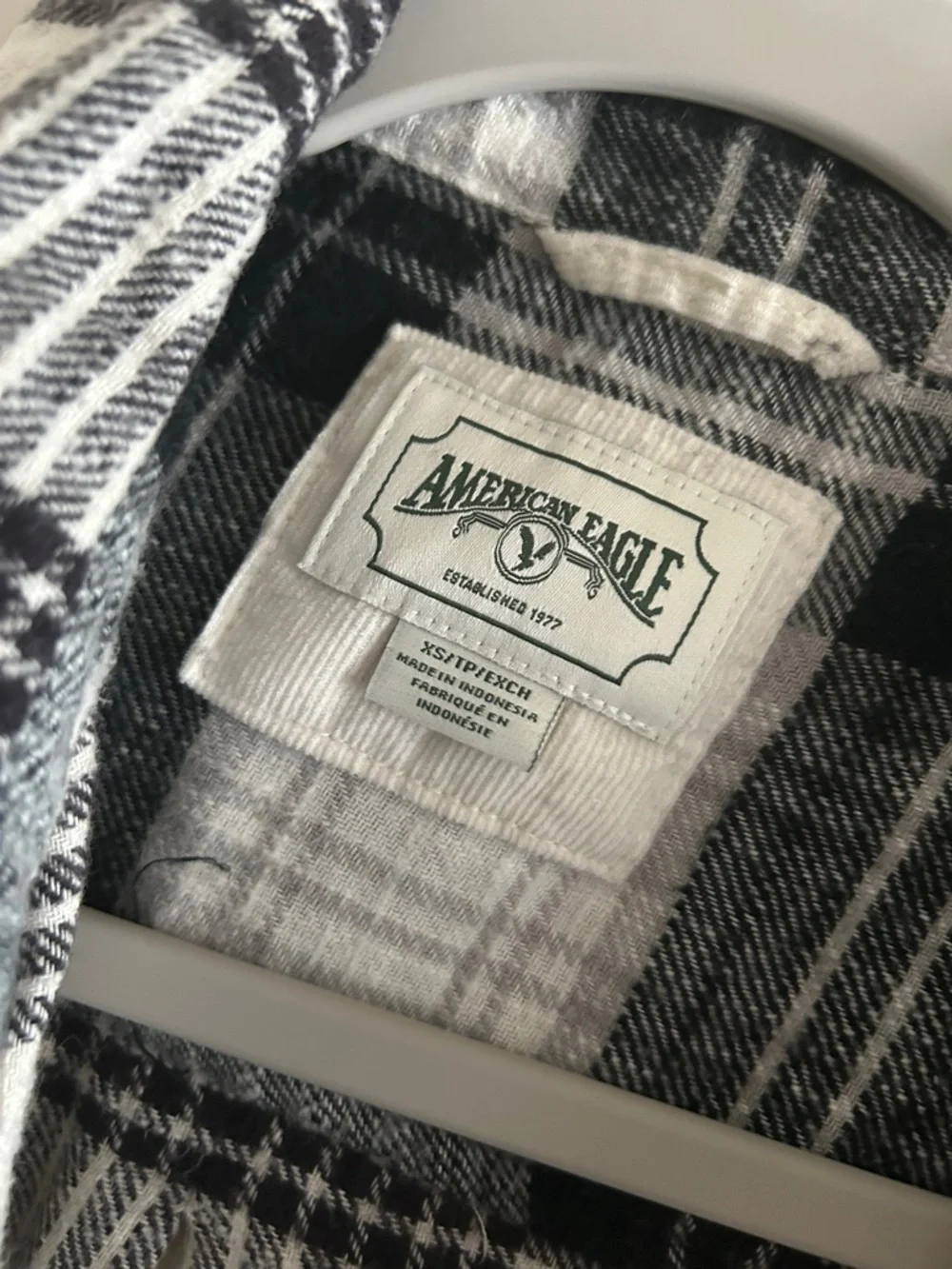 American Eagle plaid cropped button down size XS - Picture 2 of 4